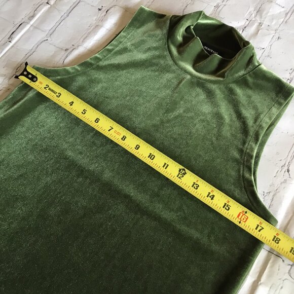 J. CREW/JEANS Green Sleeveless Velvet Mock Neck Blouse Size Small - Picture 5 of 7